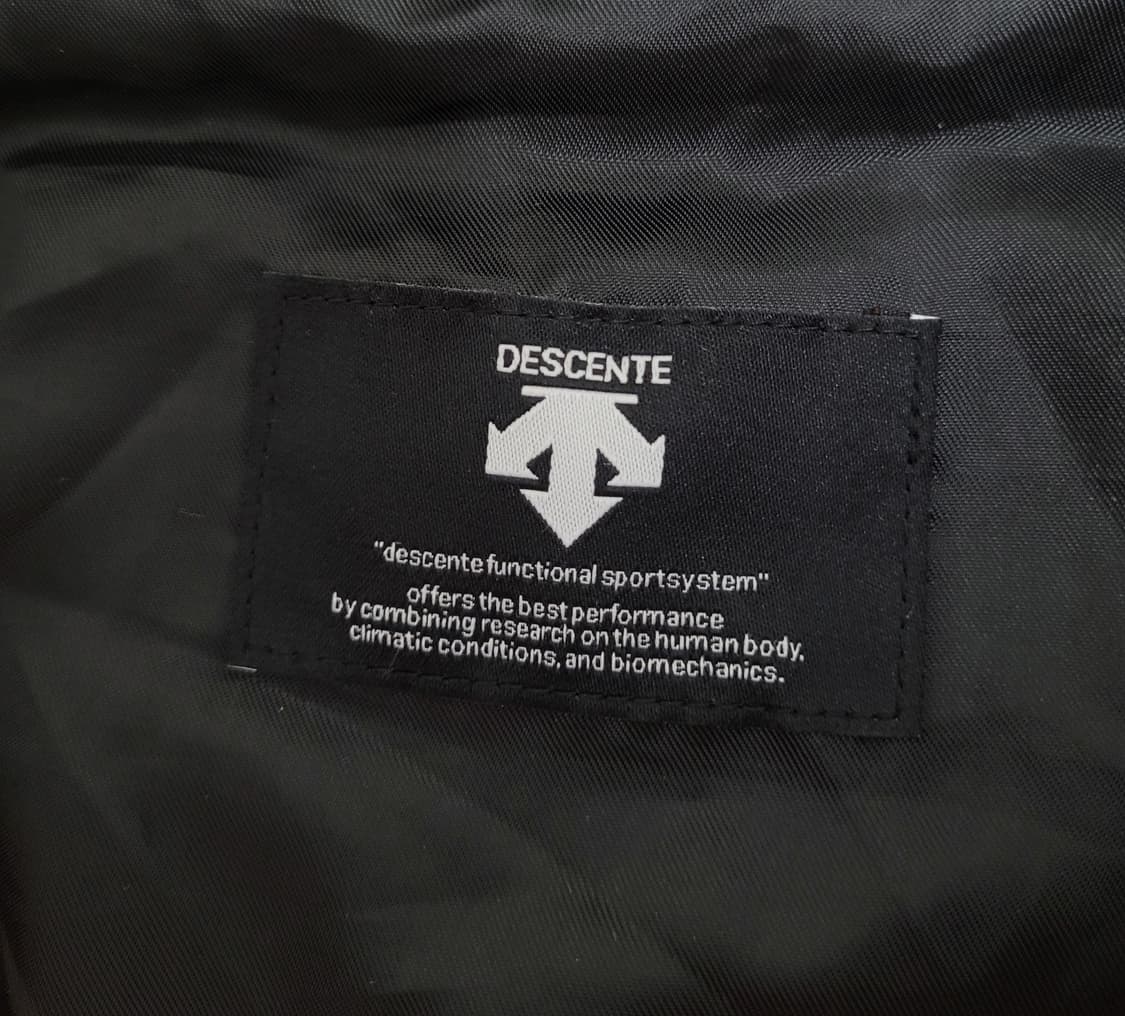 데상트 후리스 상품이미지2