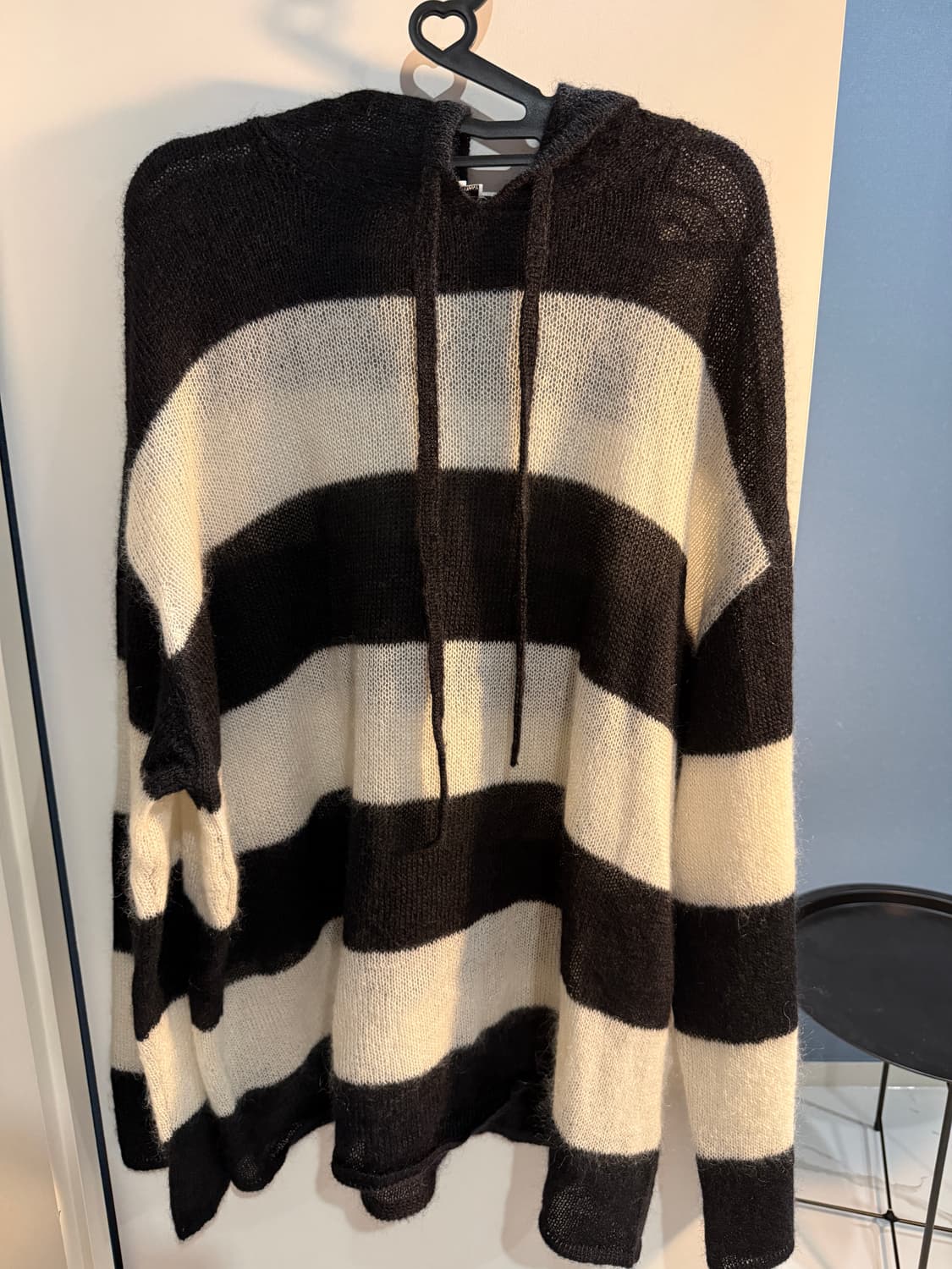 써네이 스트라이프 니트 후드 - 블랙:화이트 상품이미지4