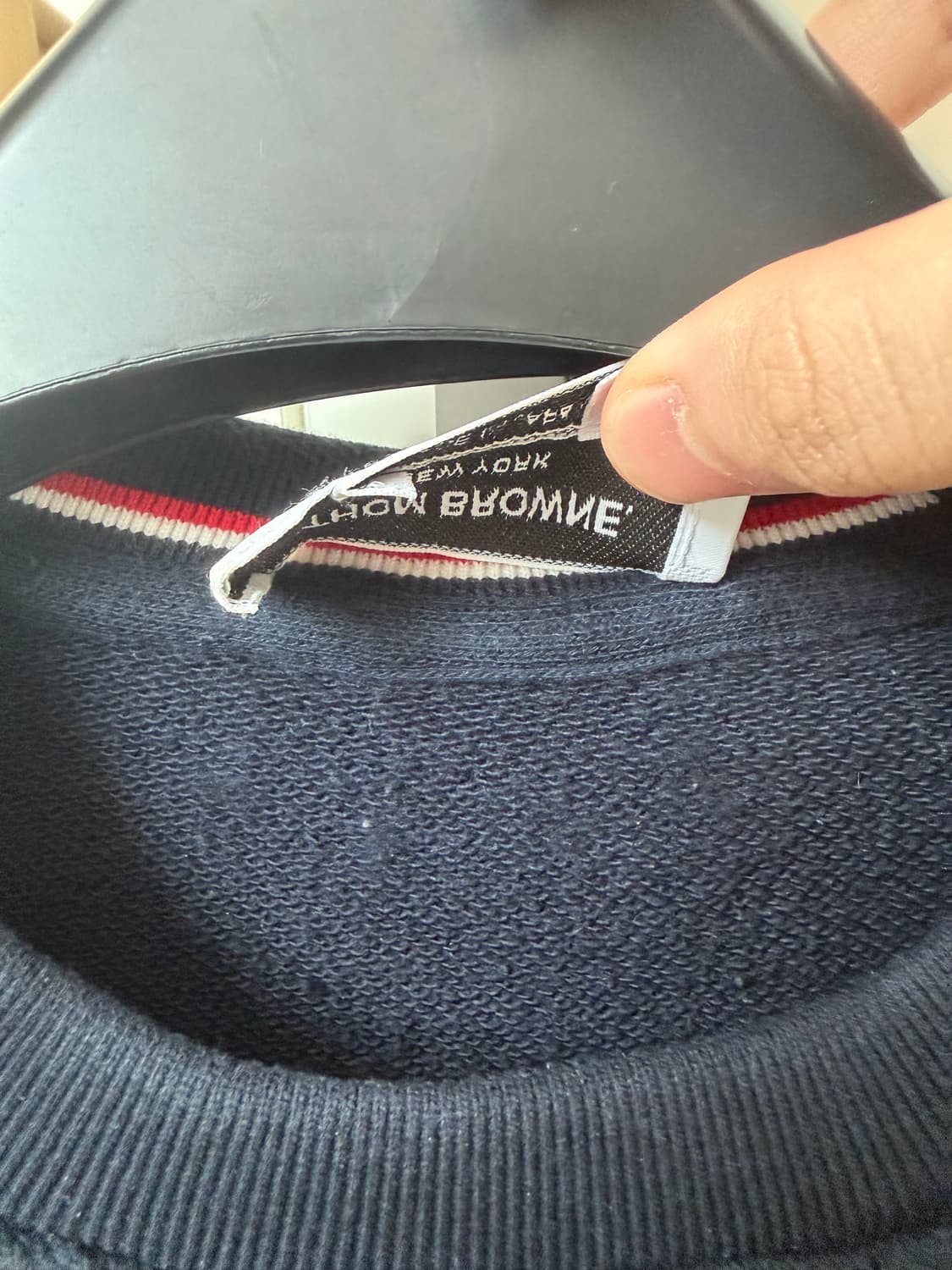 톰브라운 네이비 맨투맨 3 상품이미지2