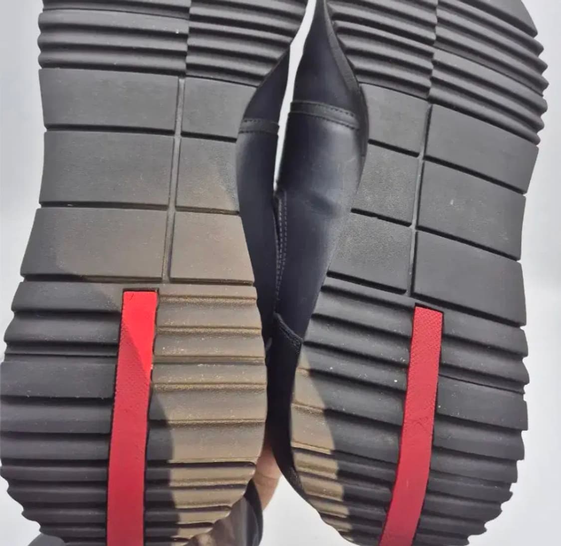 [정품] 프라다 러너 레더 패치 스니커즈 네이비 260 상품이미지4