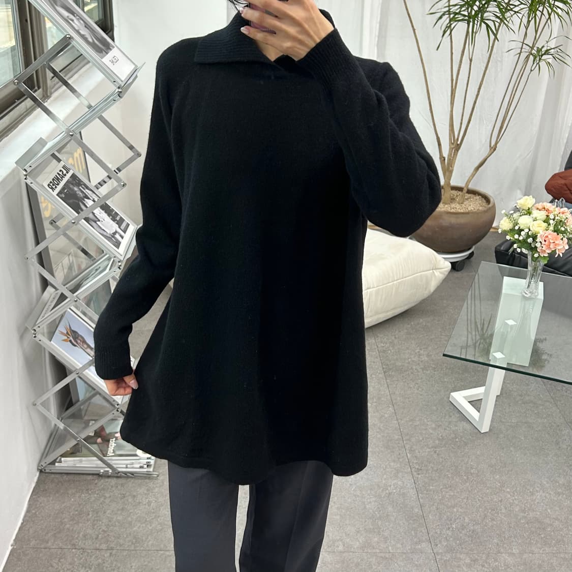 TANGELIA 블랙 하이넥 루즈니트 상품이미지2