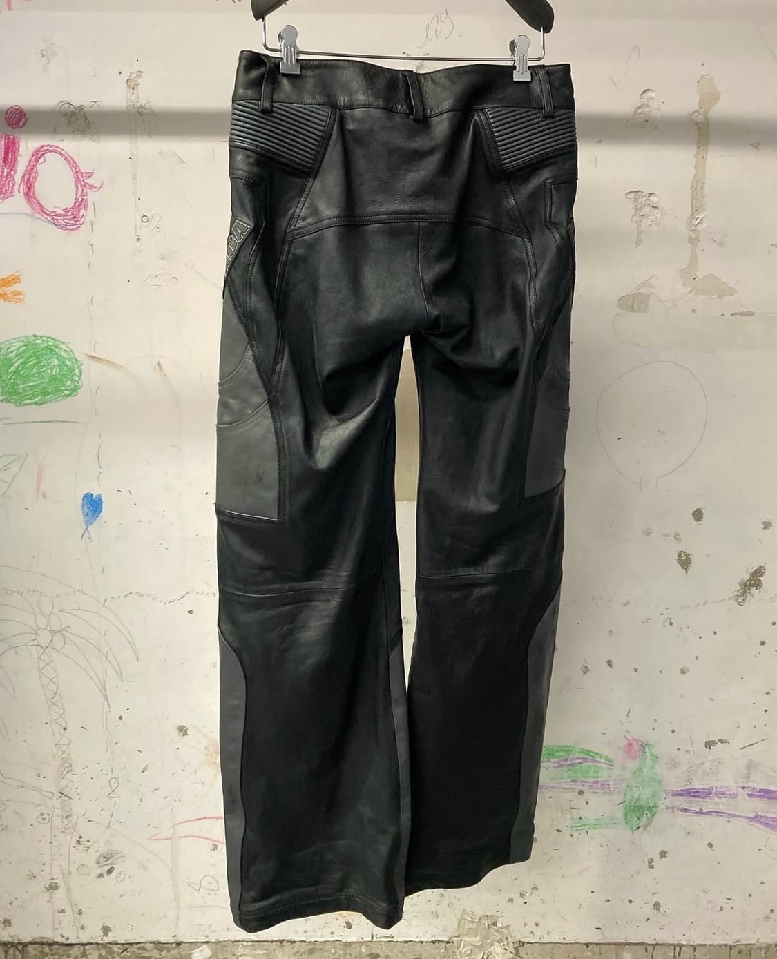 발렌시아가 로우 웨이스트 레더 바이커팬츠 상품이미지3