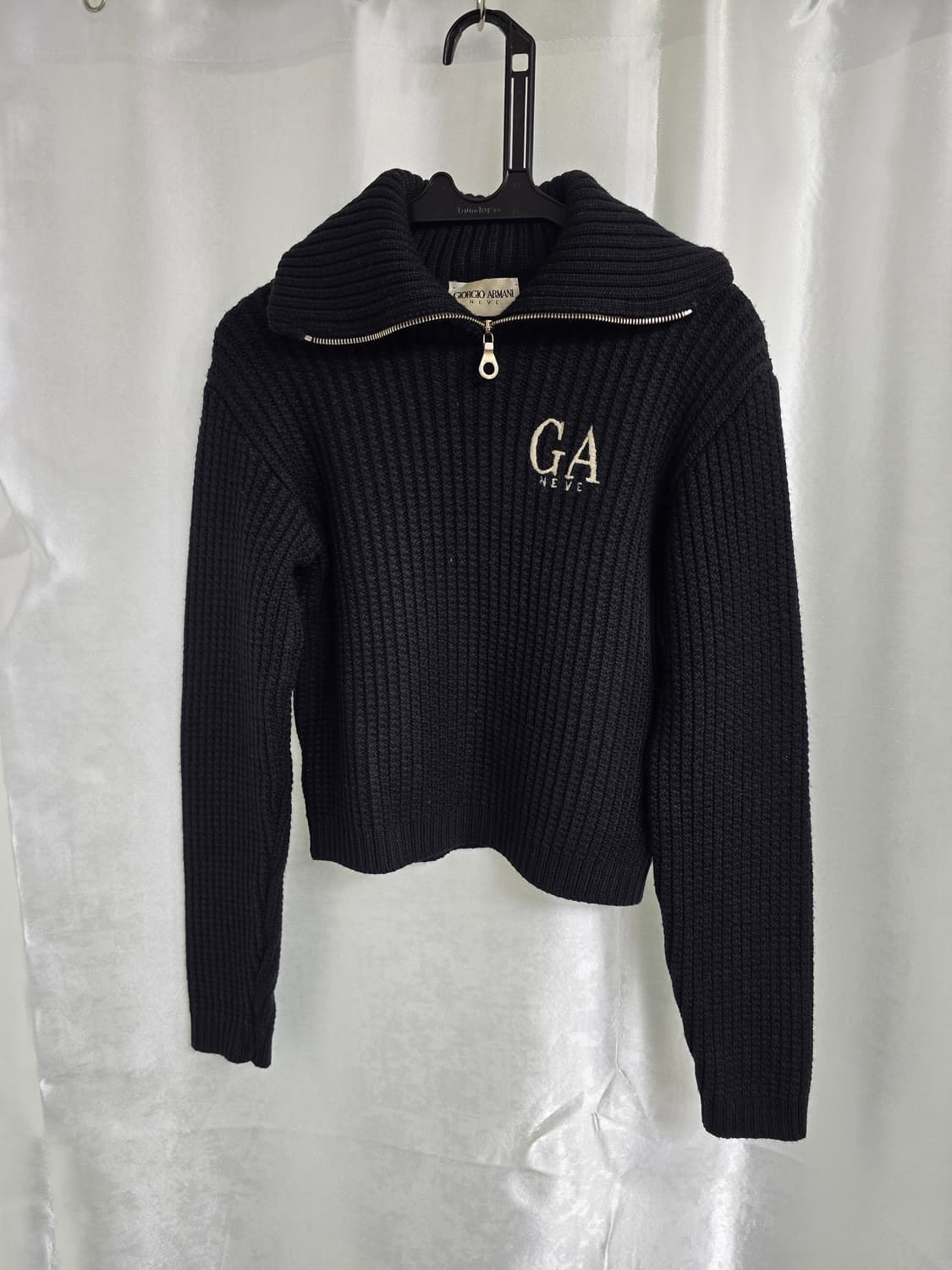 조르지오 아르마니 블랙 니트 탑 (1808) 상품이미지1