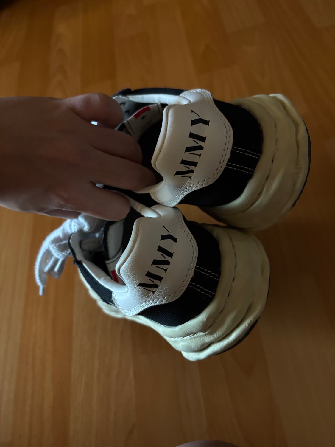 메종미하라 야스히로 블레이키 블랙 40 상품이미지4