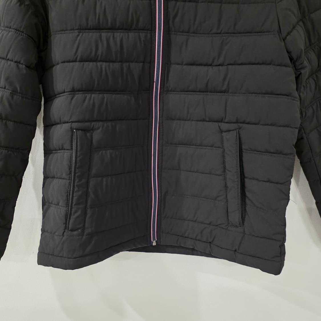 타미힐피거 블랙 후드 패딩 점퍼 상품이미지2