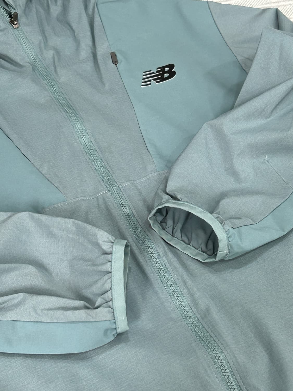 뉴발란스 경량 후드 바람막이 자켓 S 90 민트 상품이미지9