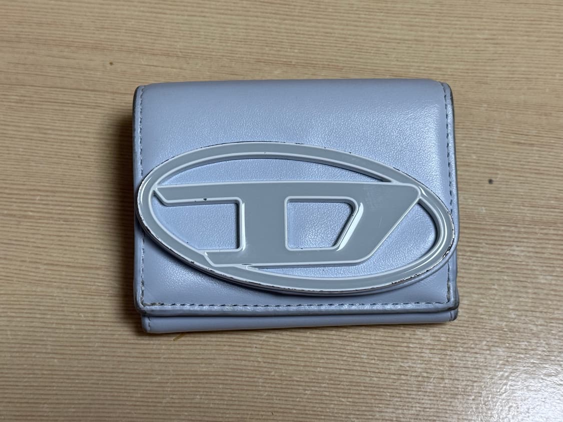 디젤 1DR 트라이폴드 코인 XS 파스텔 블루 상품이미지3