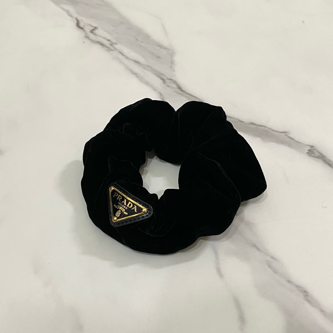 프라다 벨벳 스크런치 헤어밴드 헤어곱창 헤어슈슈 1IF015 상품이미지2