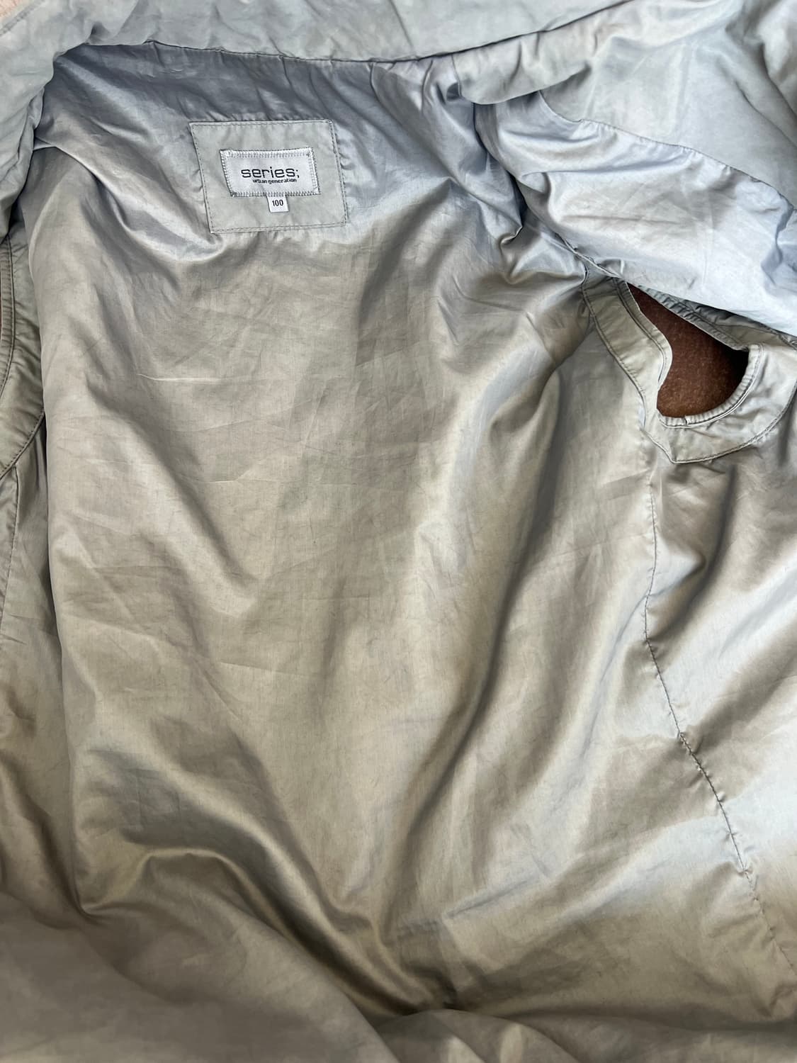 시리즈 남성 그레이 간절기 누빔조끼

 상품이미지5