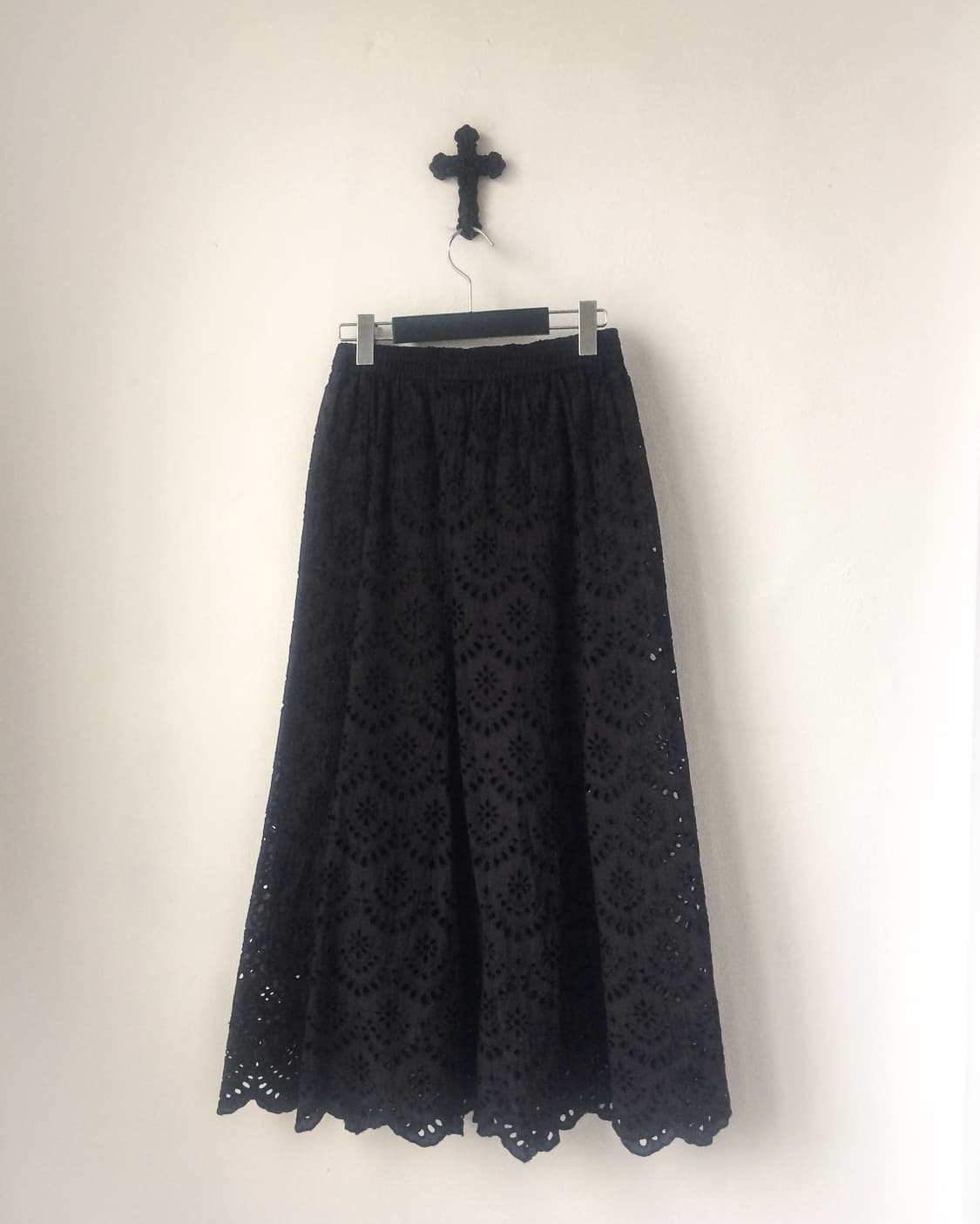 Punching pattern long skirt 상품이미지2