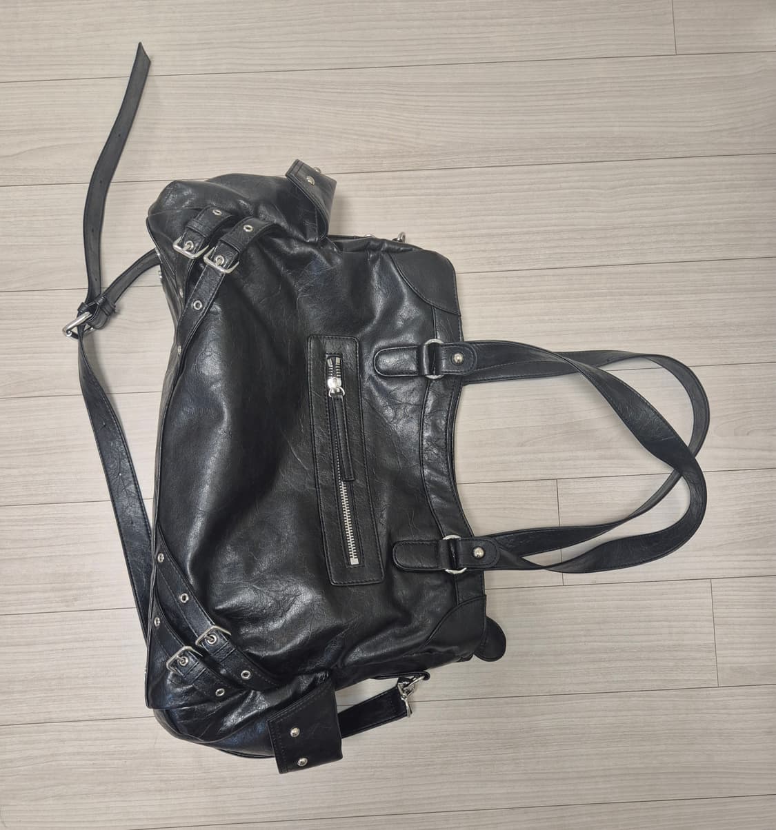 다이닛 STUD POCKET BIG BAG IN BLACK 상품이미지1