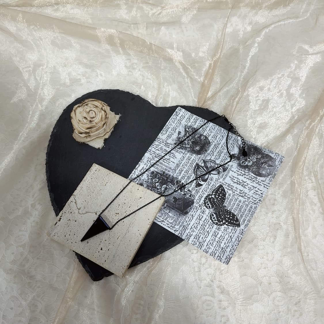 빈티지 고딕 ALDO 삼각형 목걸이 상품이미지2