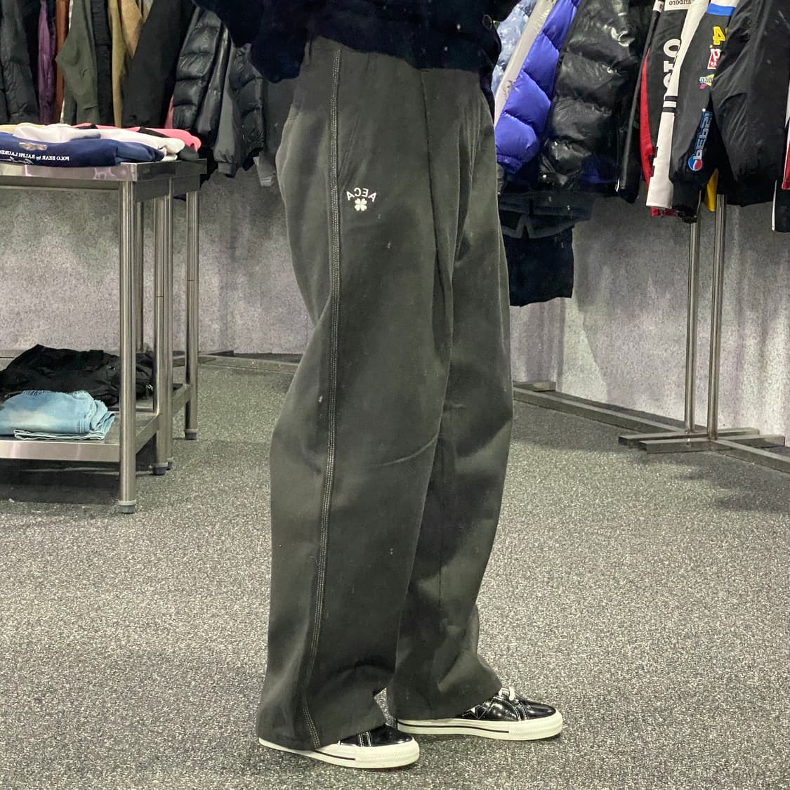 에이카 스몰로고 핀턱 루즈핏 팬츠 B4103 상품이미지2