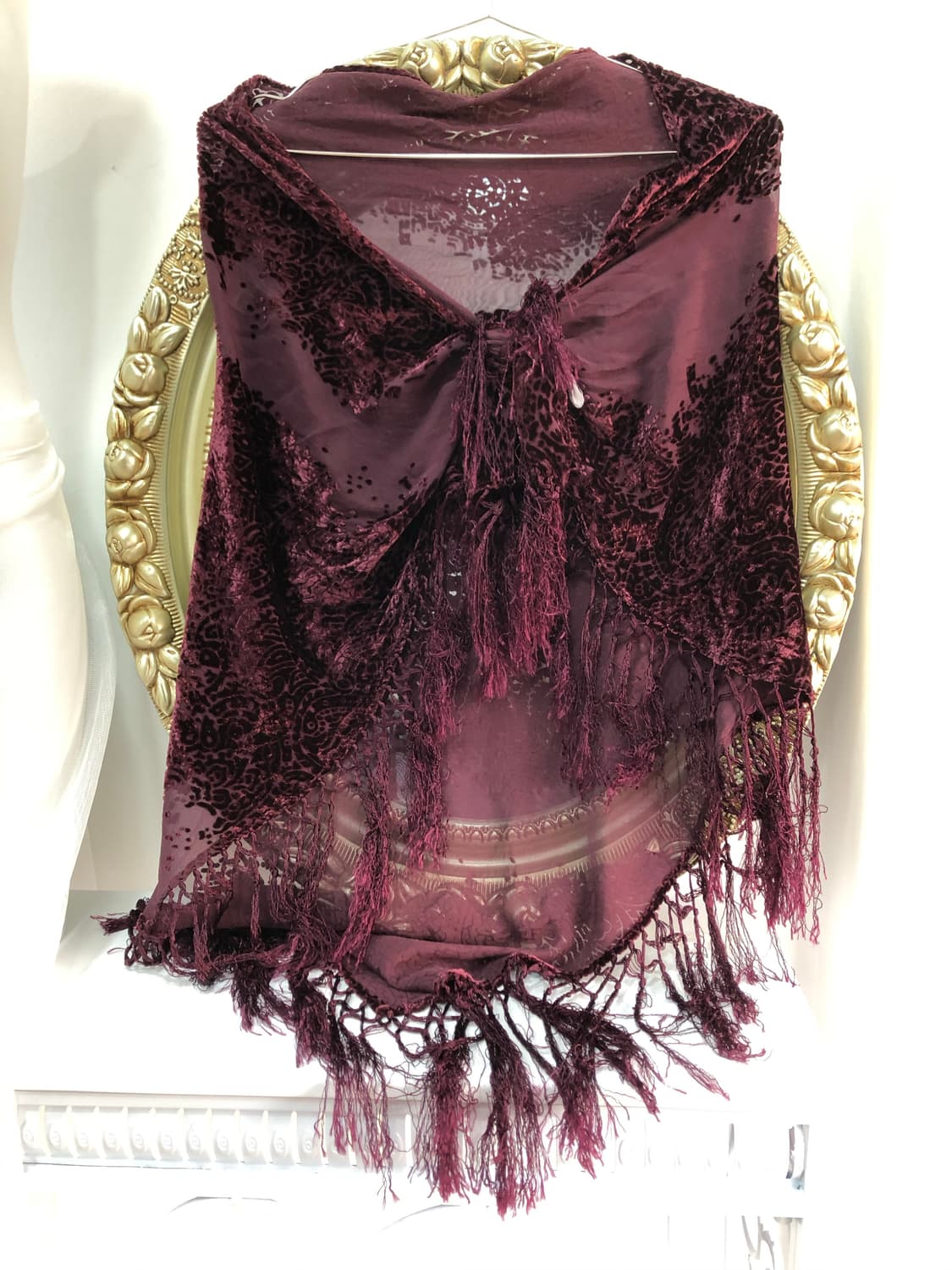 wine triangular shawl with tassels 상품이미지3