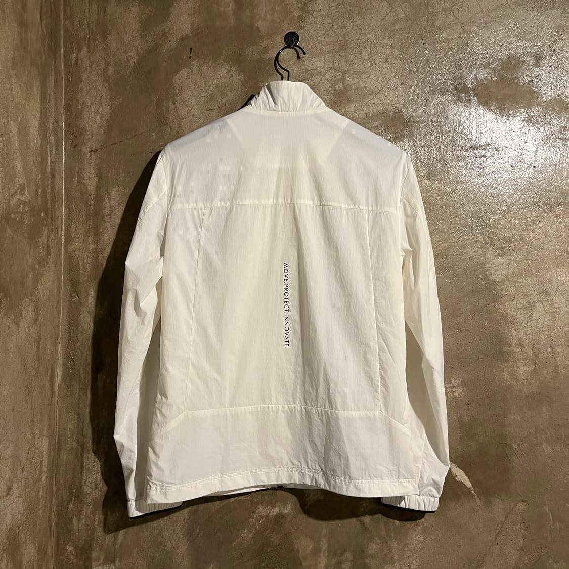 헤지스 바람막이 자켓 상품이미지4