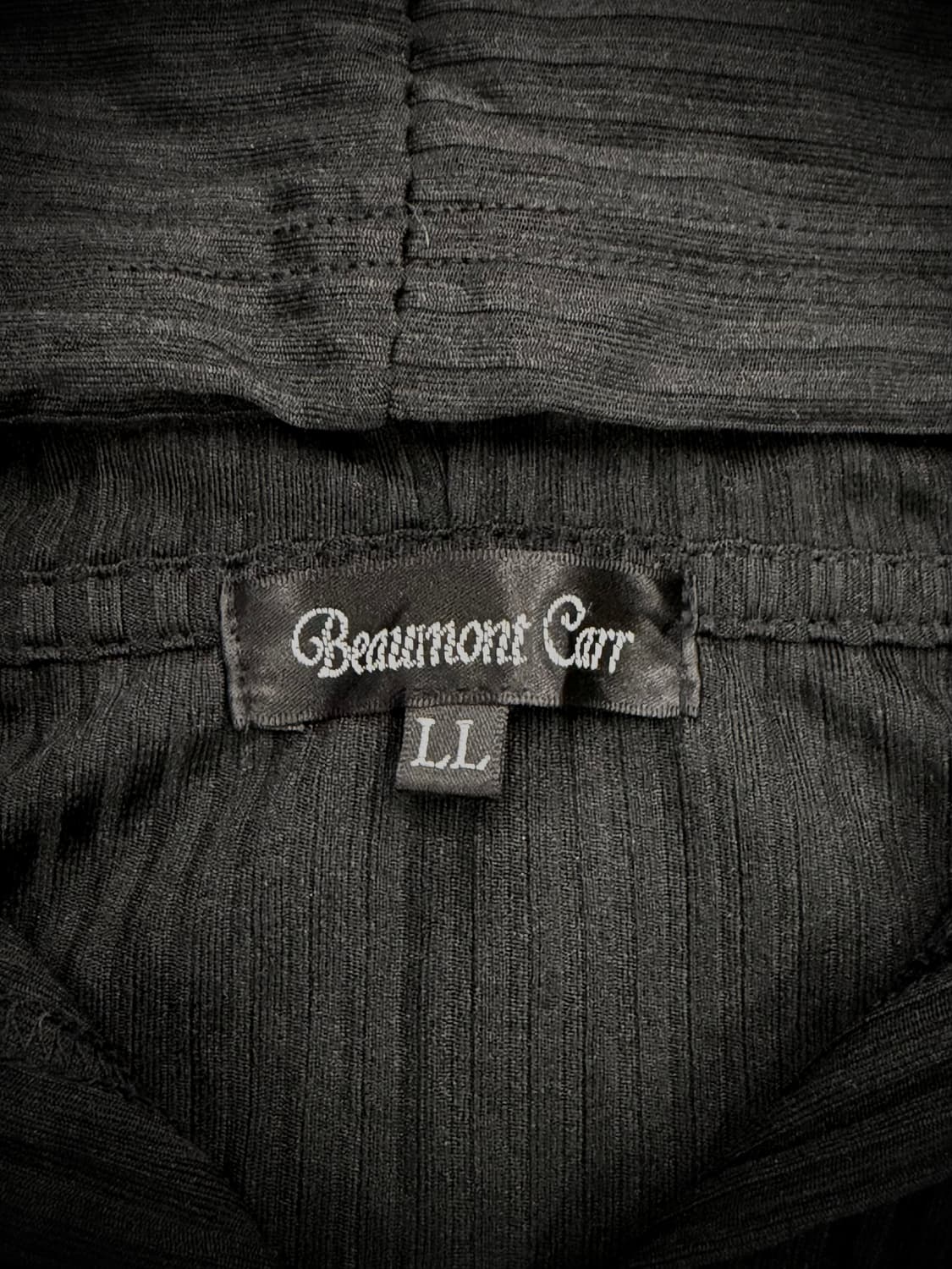 Beaumont Carr 고딕 레터링 블랙 후드 베스트 집업 상품이미지9