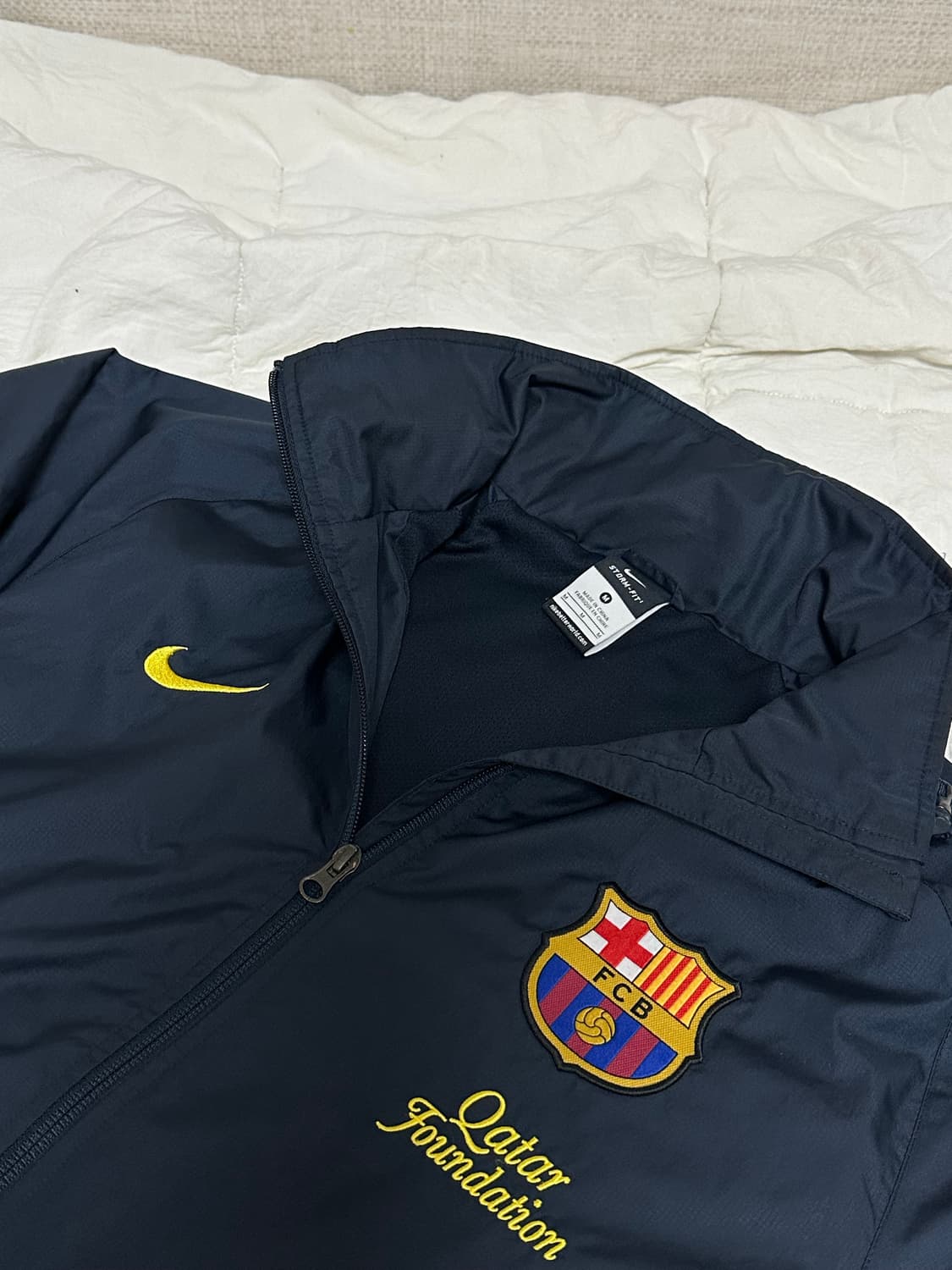 FC바르셀로나 나이키 패커블 바람막이 라지 축구 유산 상품이미지5