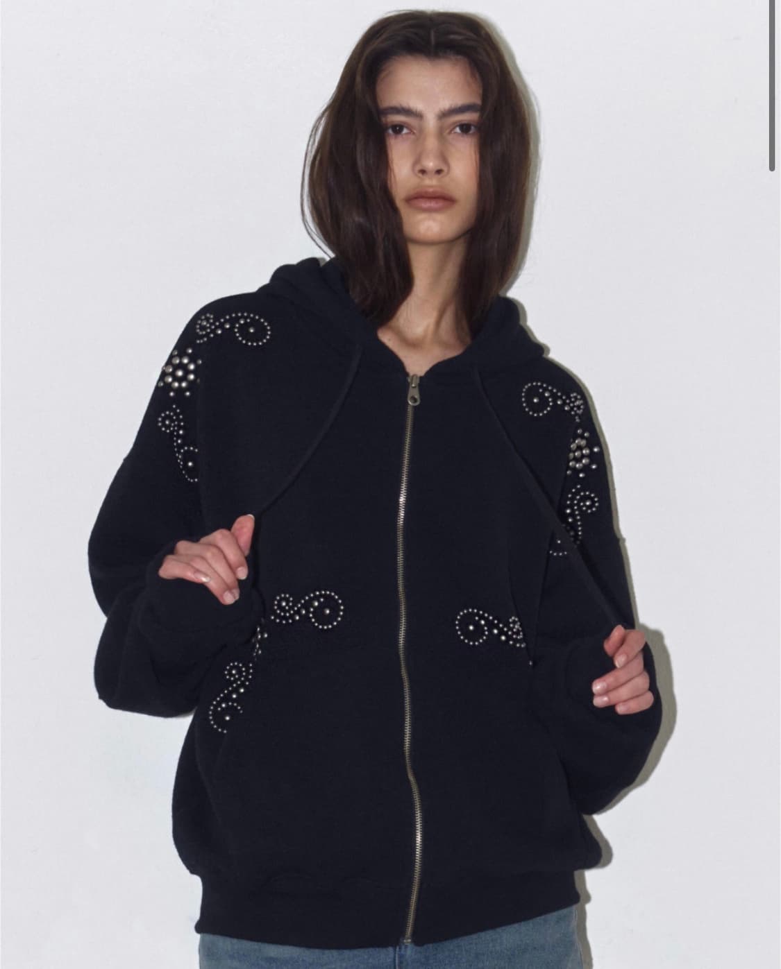 폴리수엠 스터드 후드집업 상품이미지4