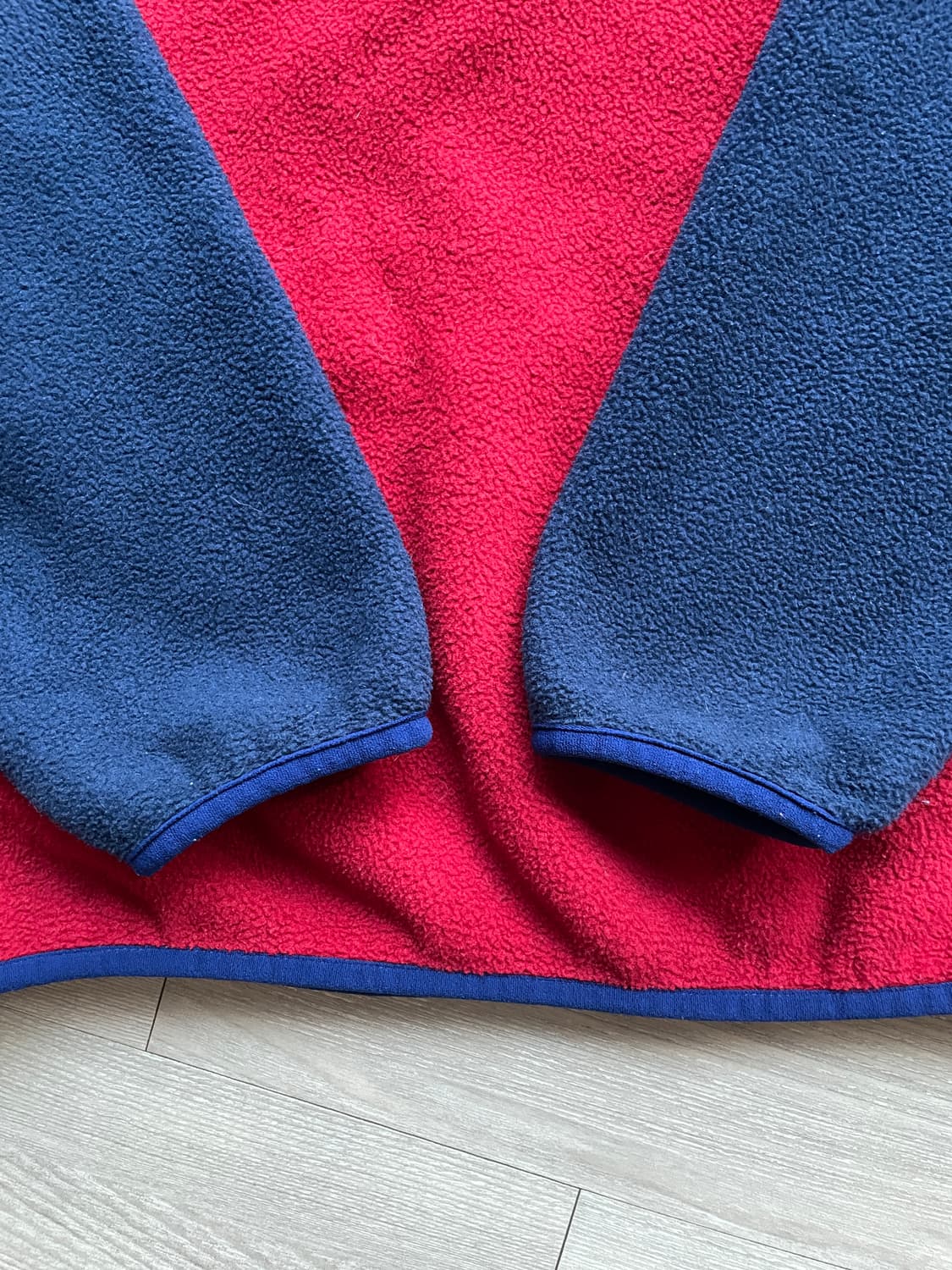 파타고니아 신칠라 레드 블루 플리스 켄달 제너 상품이미지6