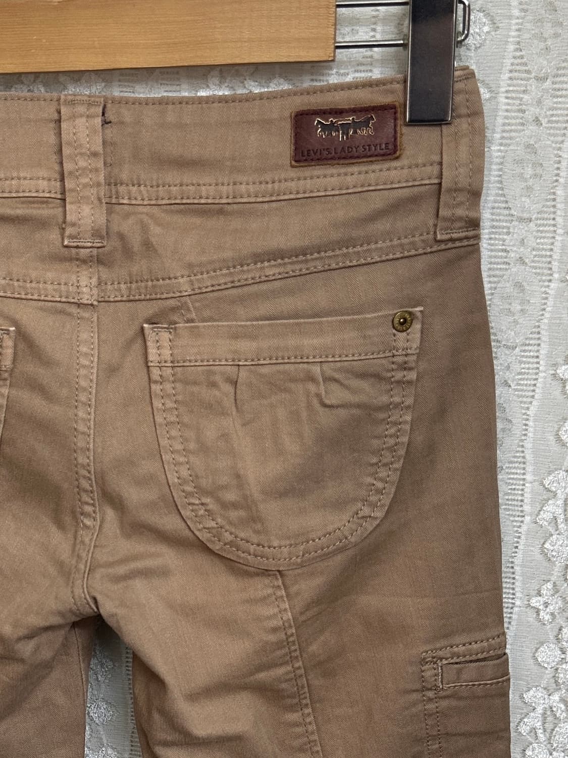 levi's lady style 부츠컷 바지 상품이미지6
