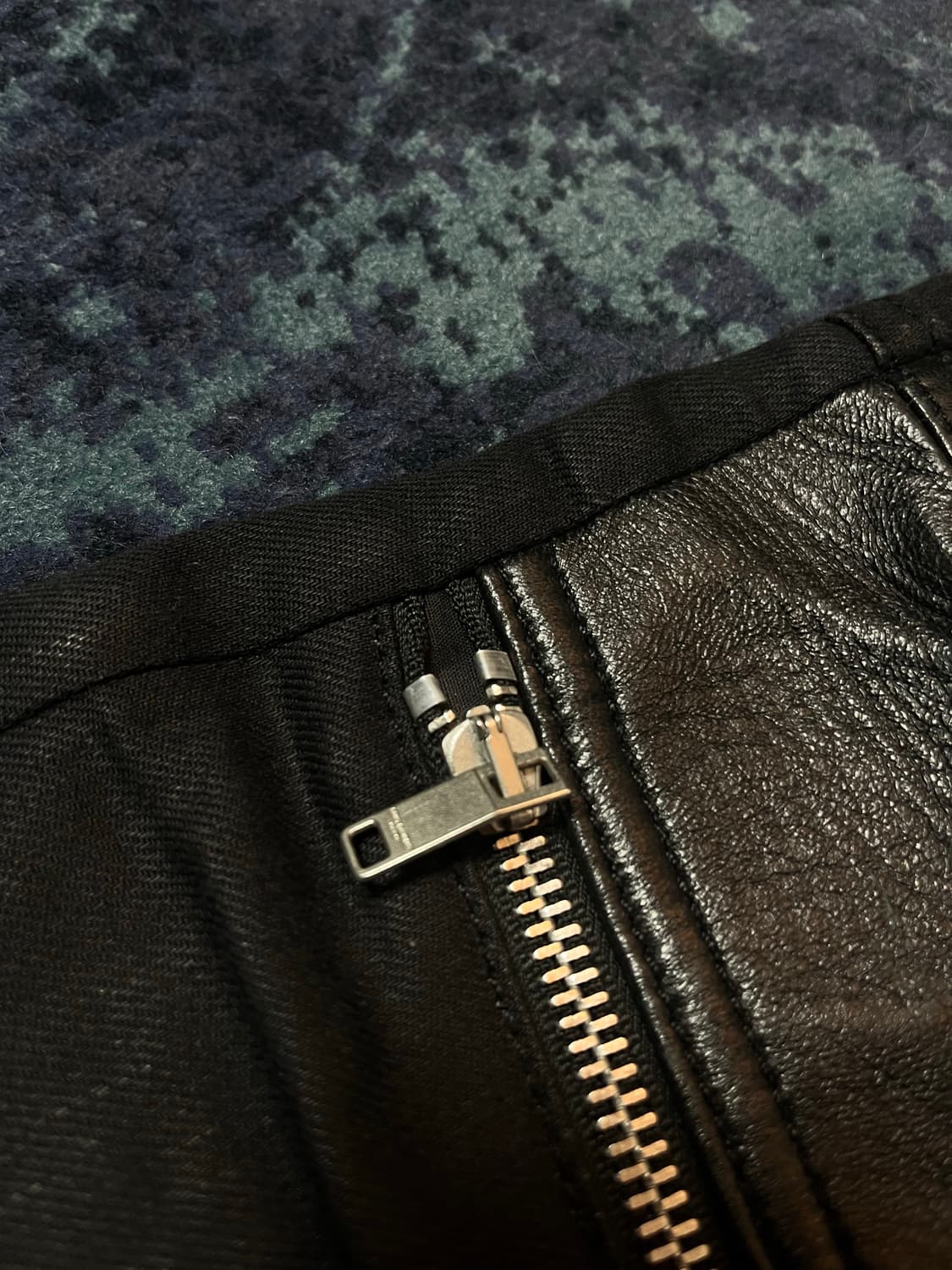 에디기 생로랑 16ss 레더 패널 진 판매합니다 상품이미지4