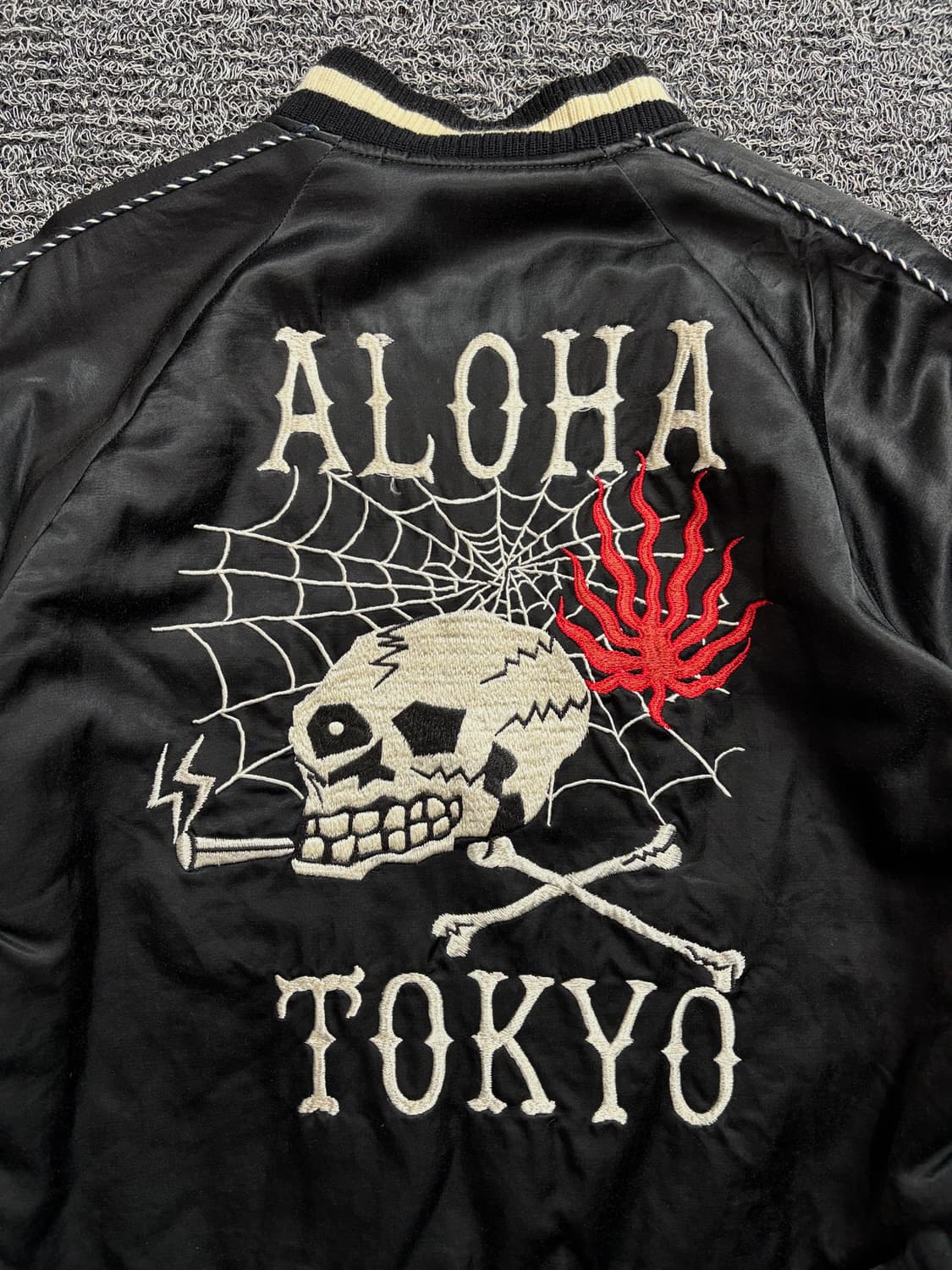 와코마리아 스컬 자수 수베니어 리버서블 스카잔 2402 상품이미지1