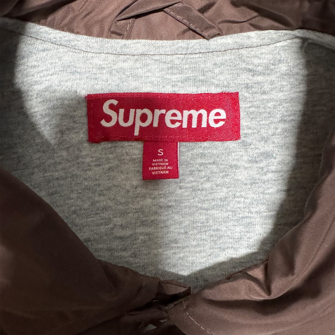 슈프림 크레스트 코치자켓 브라운 24FW 상품이미지3