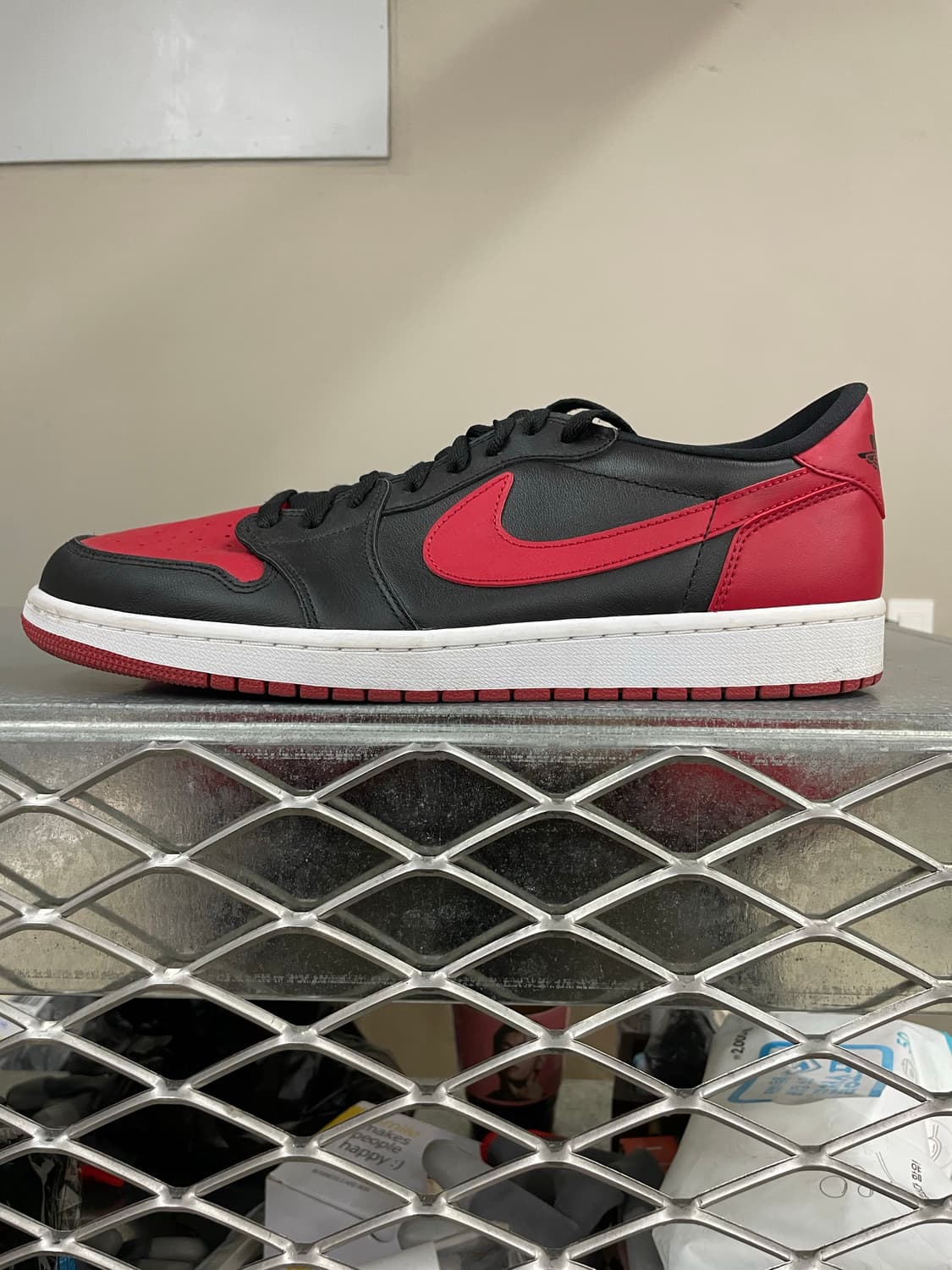 나이키 조던 1 로우 블랙 바시티 레드 300 (gr-4166) 상품이미지1