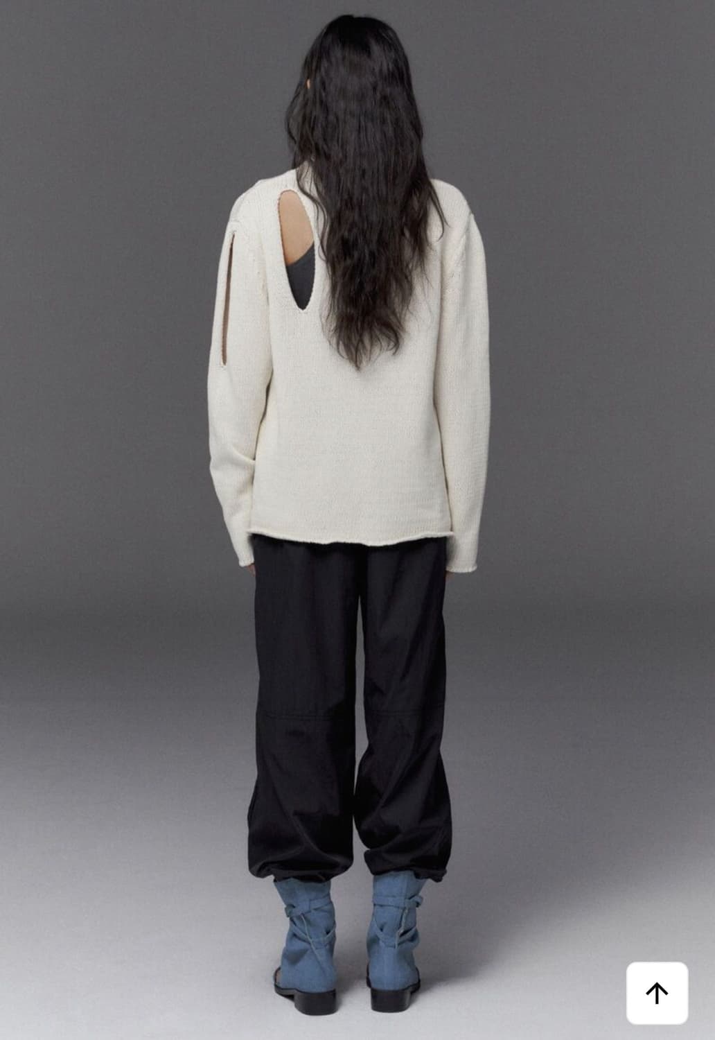 스튜디오테이블 CUT OUT KNIT PULLOVER - CHARCOAL 상품이미지8