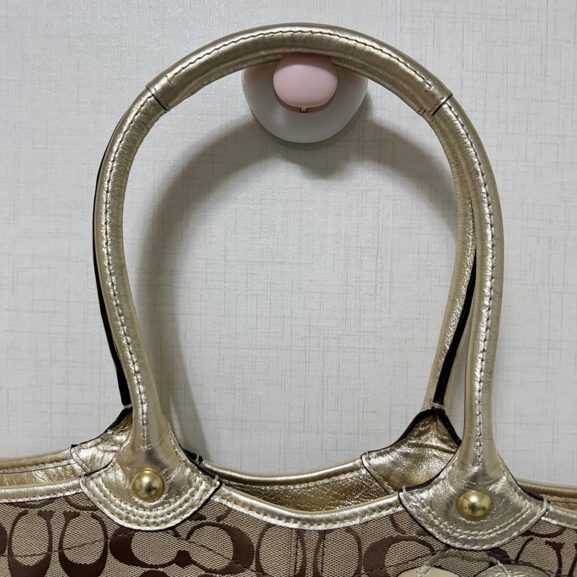 코치 플라워 숄더백 시그니처 로고 샴페인 골드 토트백 가방 +키링 상품이미지8