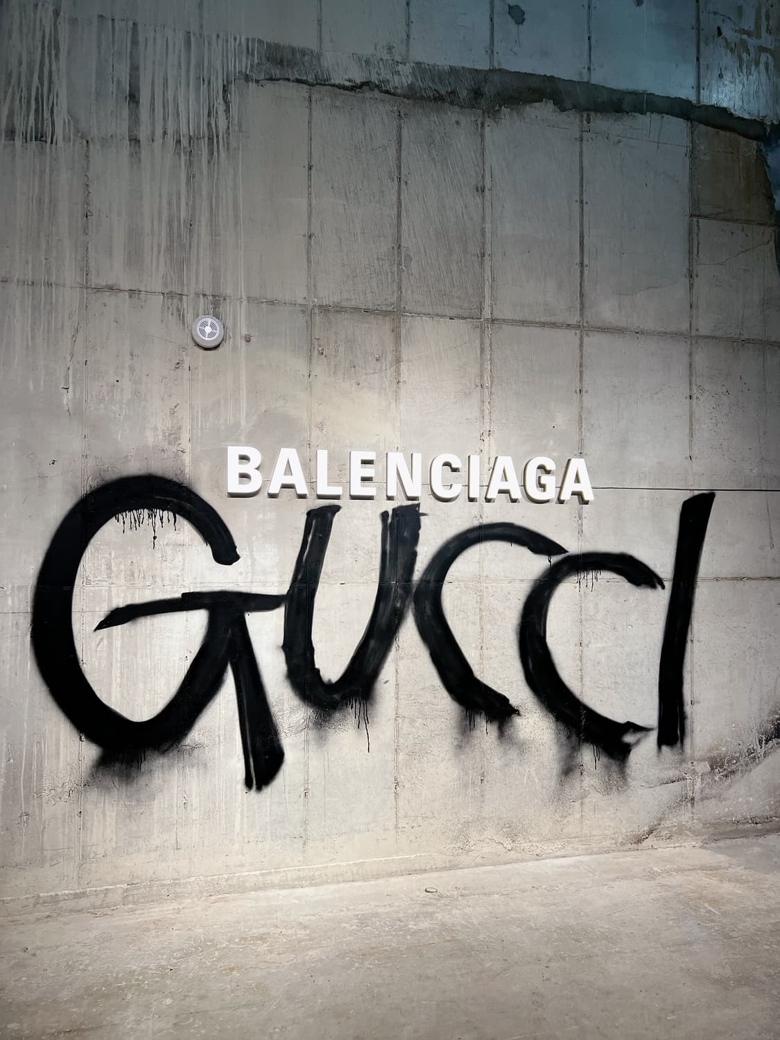 구찌X발렌시아가 해커 프로젝트 모터 시티백 상품이미지1