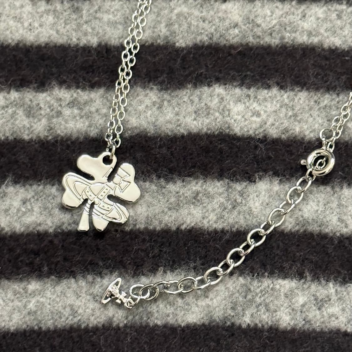 비비안웨스트우드 네잎클로버 목걸이 상품이미지1