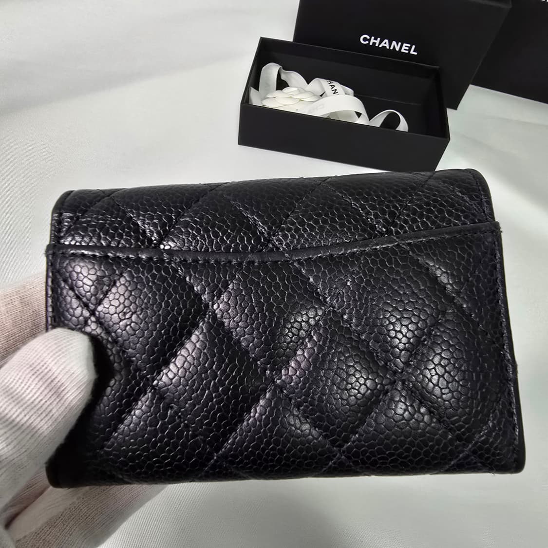 샤넬 클래식 카드지갑 블랙 금장 (AP0214) 상품이미지3