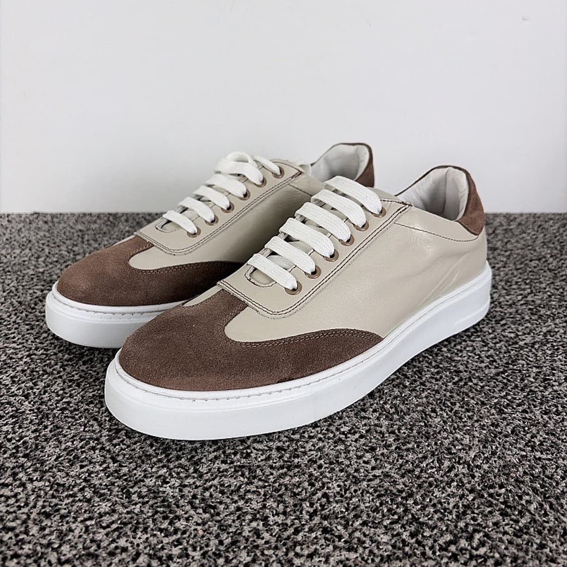 (정품/새상품) DKNY 남성 스웨이드 레더 스니커즈 상품이미지2