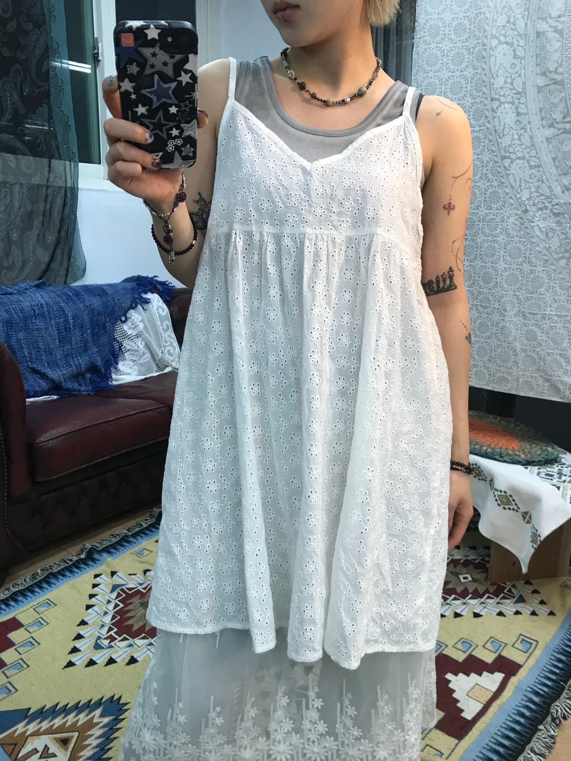 펀칭 화이트 민소매 슬리브리스 (Z996) 상품이미지1