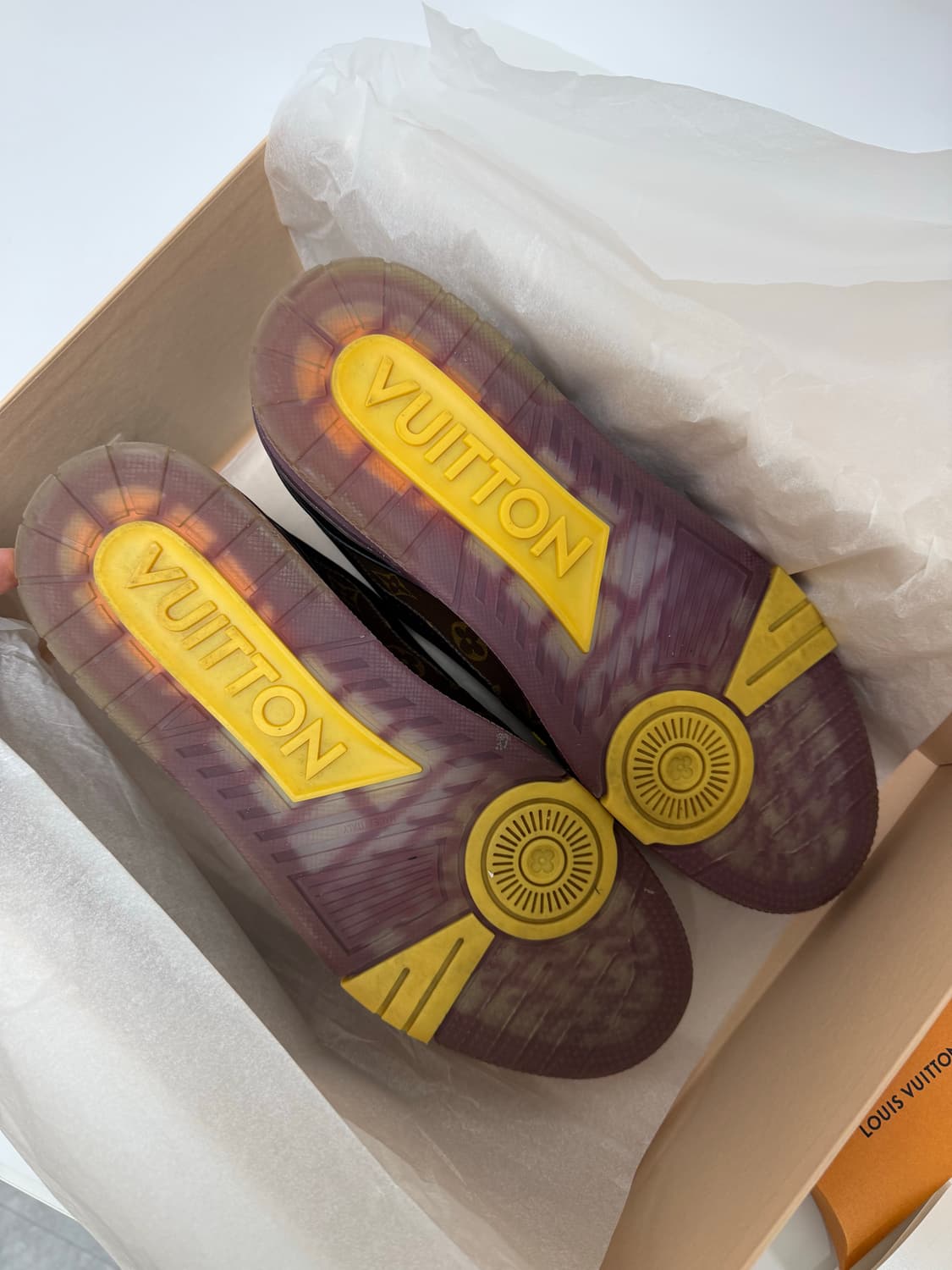 루이비통 LV 트레이너 스니커즈 UK9 상품이미지4