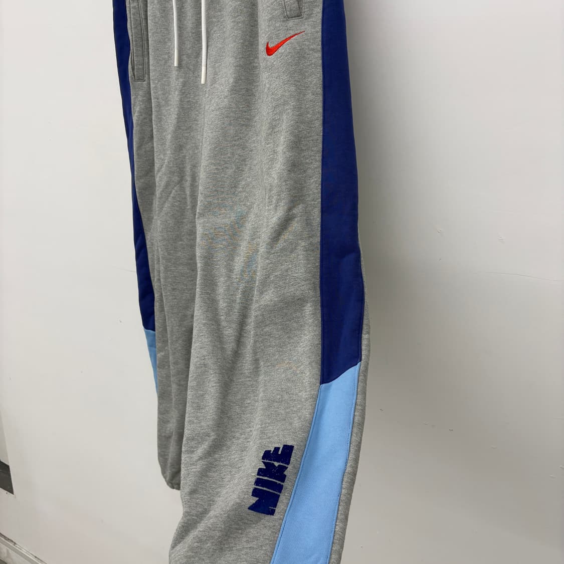 나이키 그레이/블루 조거팬츠 남성 32in 상품이미지3