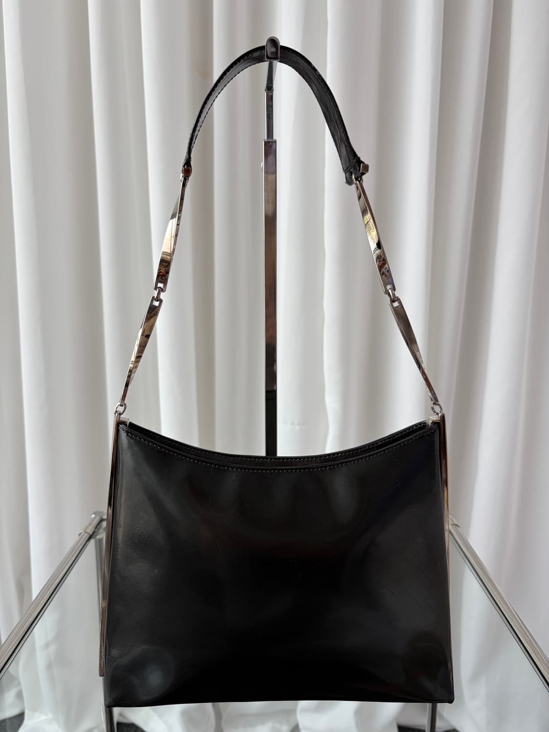 살바토레 페라가모 페이던트 레더 숄더백 상품이미지5