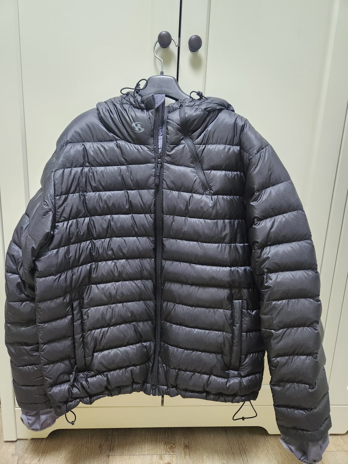 산산기어 23fw 서픽스 푸퍼 패딩 블랙 3사이즈 경량패딩 상품이미지2