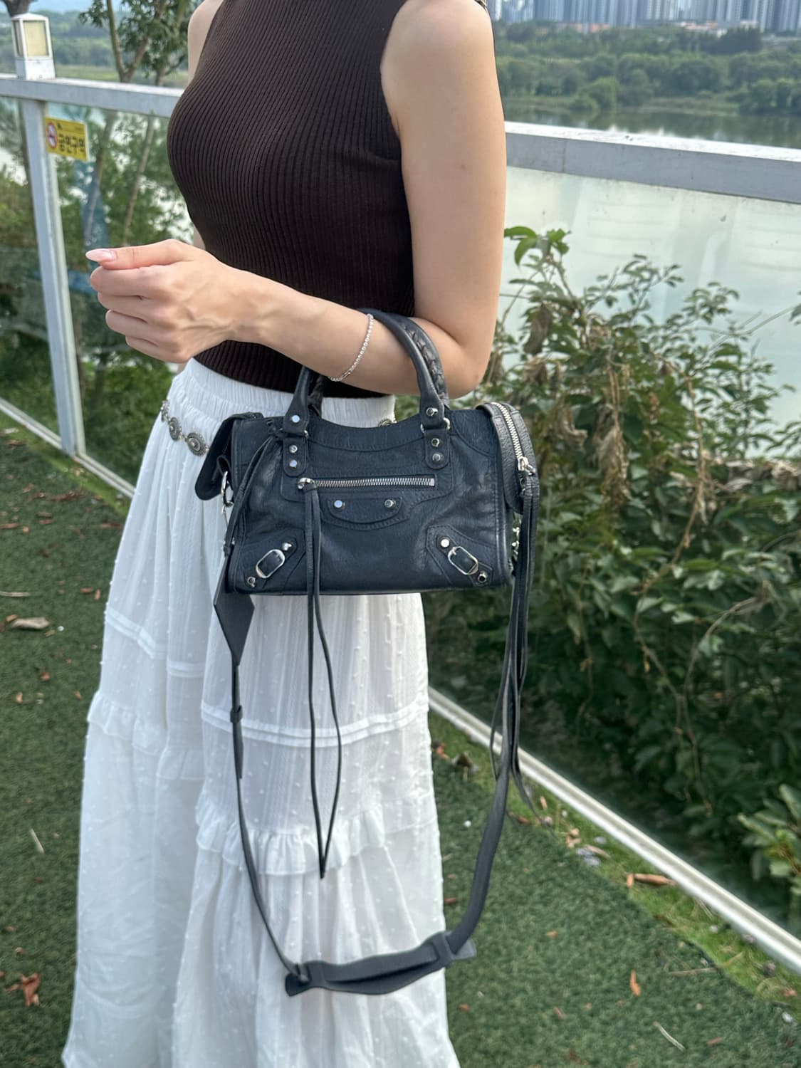 [A+ 정품] 발렌시아가 시티 모터백 미니 다크그레이 상품이미지8