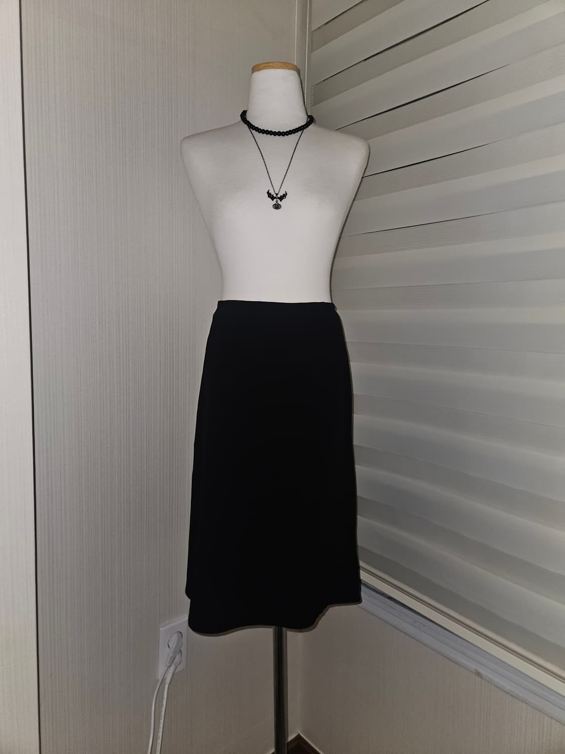 comme 공겜여주 블랙 미디스커트 상품이미지2