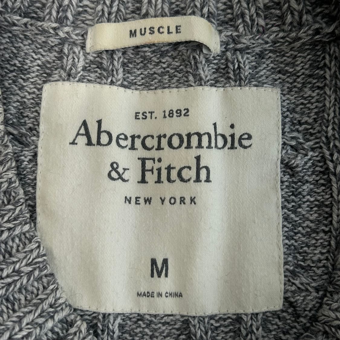Abercrombie 아베크롬비 화이트 로고 멜란지 케이블 니트 상품이미지5