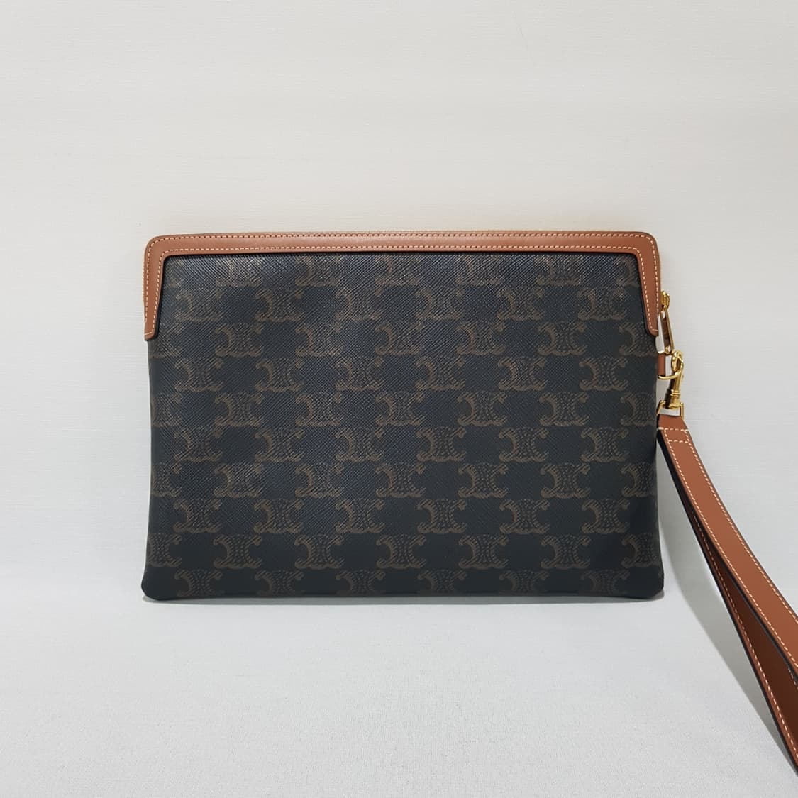 셀린느 스몰 퀴르 트리옹프 스트랩 파우치 상품이미지3