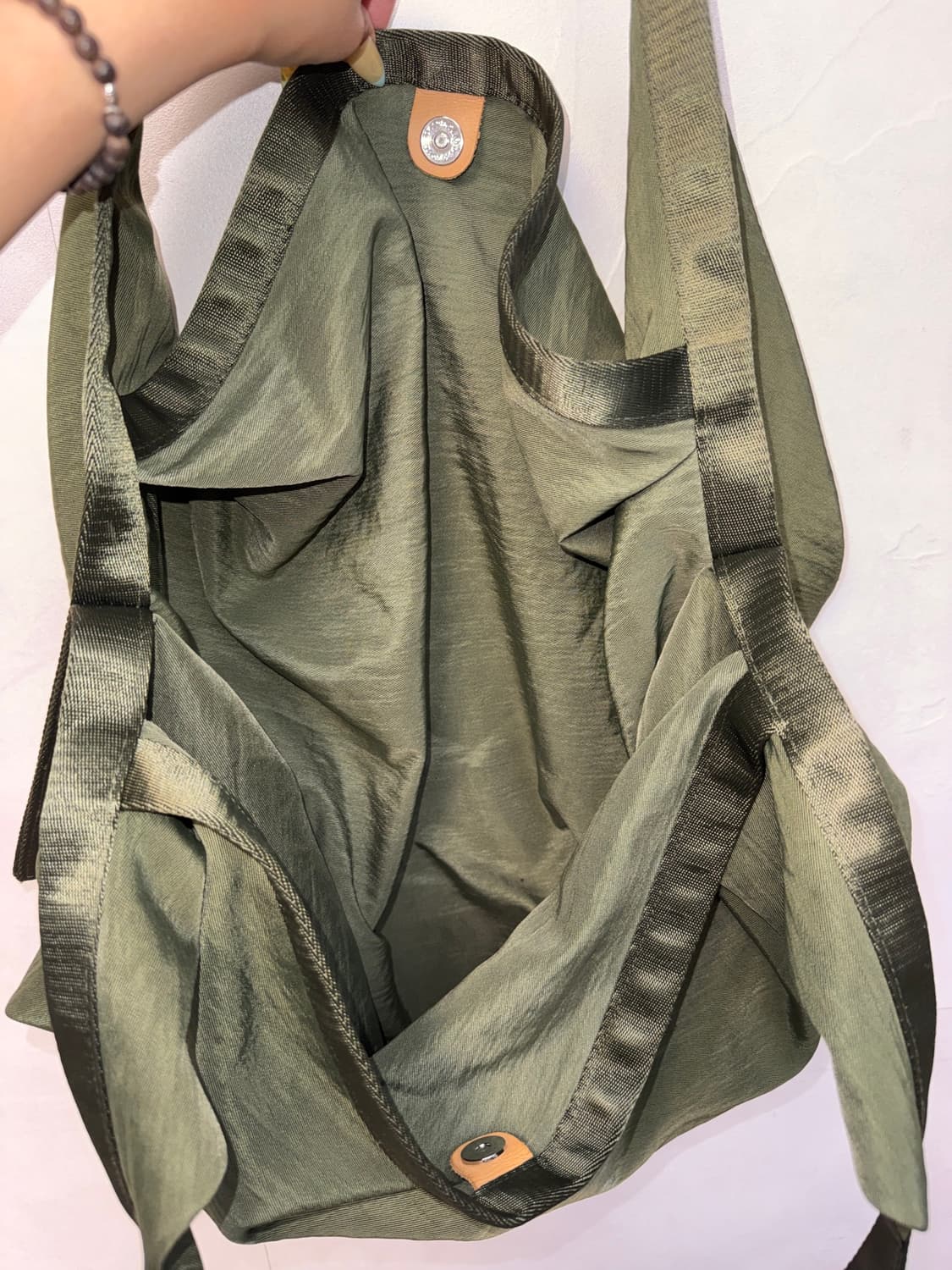 Khaki big nylon shoulder / cross bag 상품이미지6