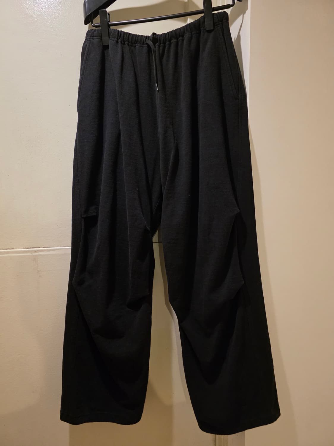 2size1회착 택포65만)24ss코모리 코튼 니턱 팬츠 상품이미지1