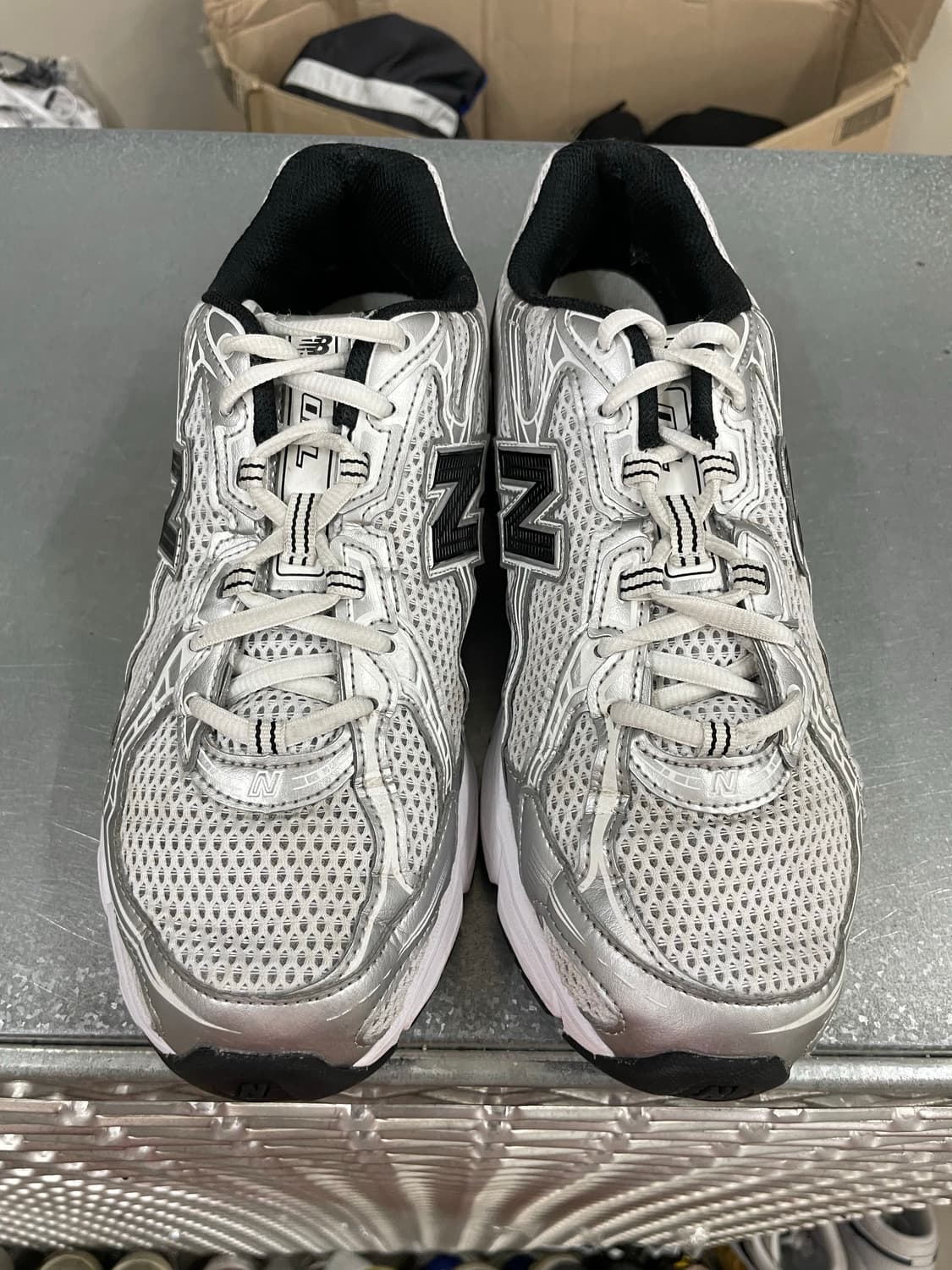 뉴발란스 740 메탈릭 실버 260 상품이미지5