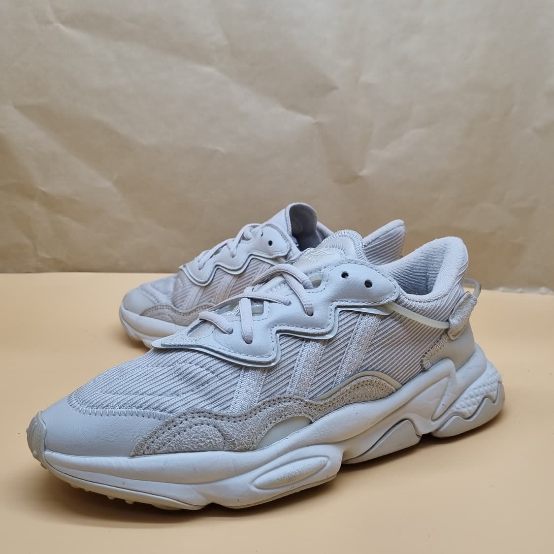 아디다스 오즈위고 베이지 여성운동화240  상품이미지1