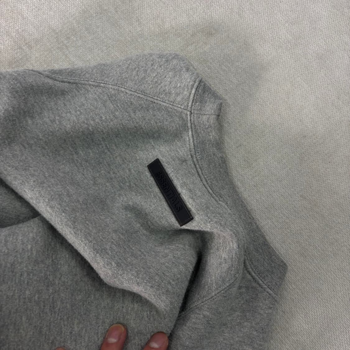 100 피오갓 에센셜 그레이 맨투맨 상품이미지6