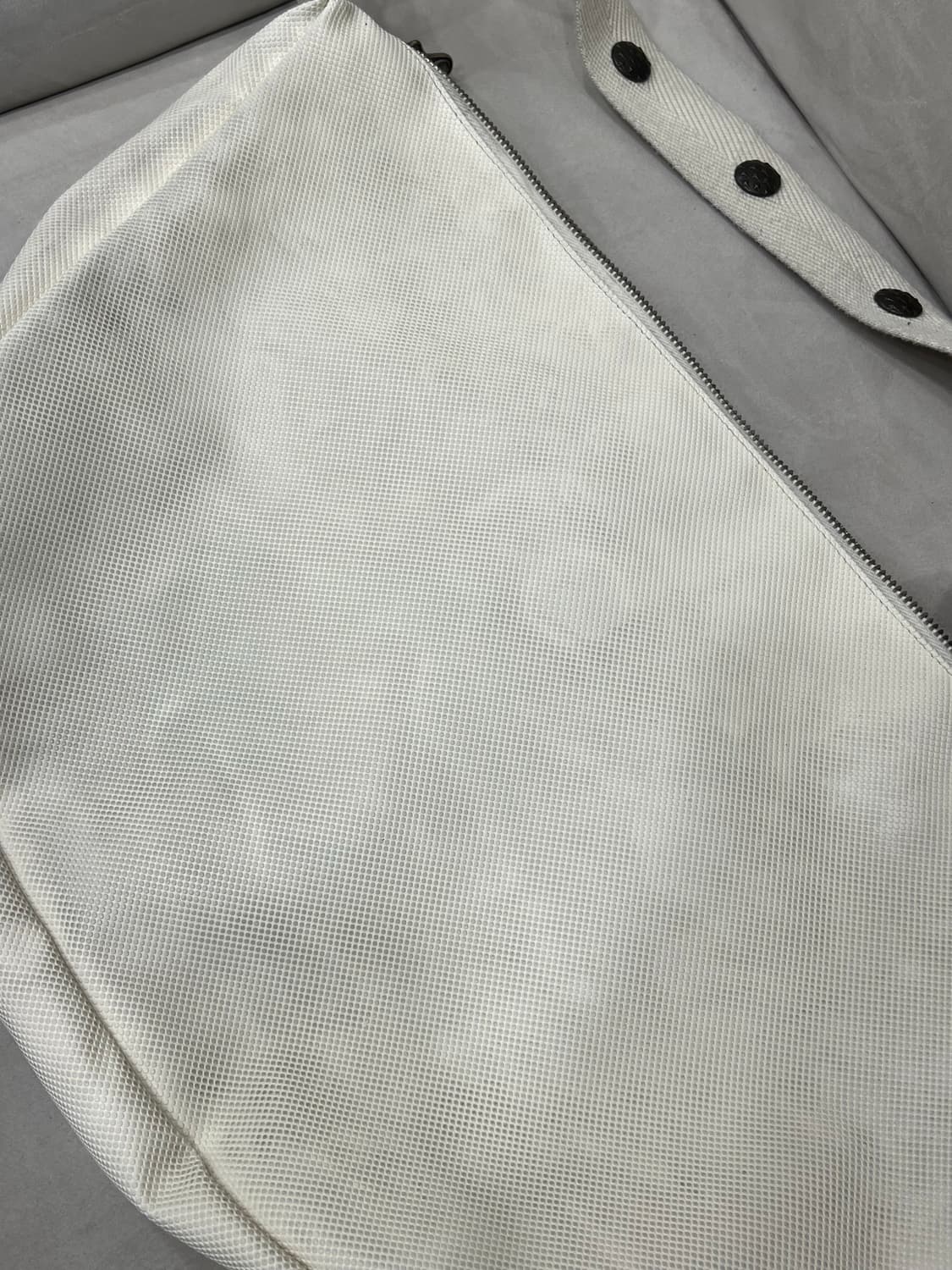 Thug Club messenger bag 판매합니다 상품이미지9