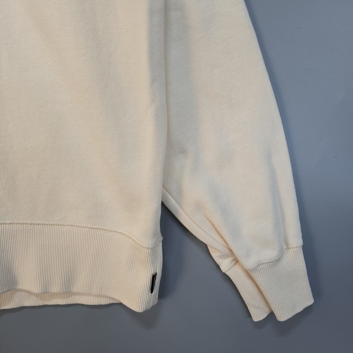 커버낫(COVERNAT) C 로고 맨투맨 아이보리 L 상품이미지4